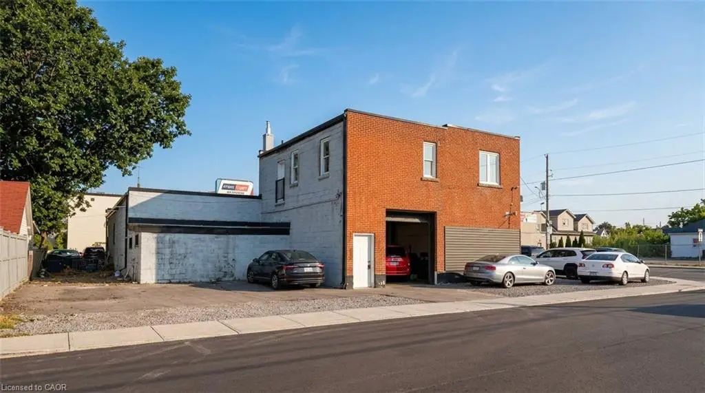302 Queenston Road, Hamilton