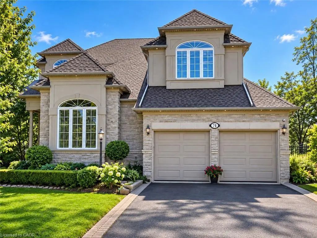 74 Davidson Boulevard, Dundas