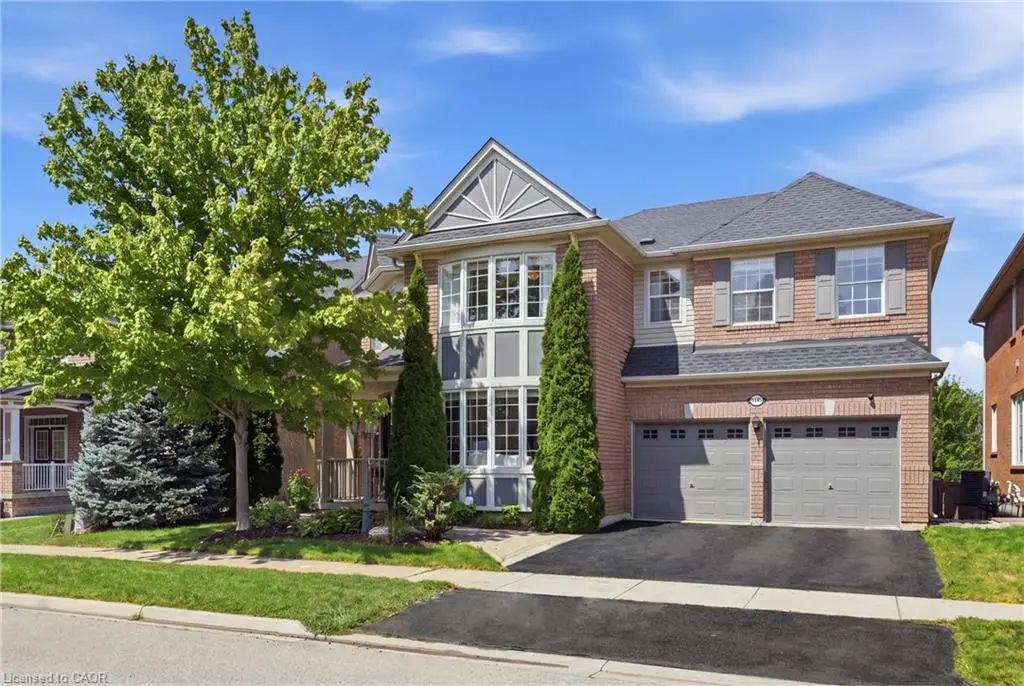 2295 Glazebrook Circle, Oakville