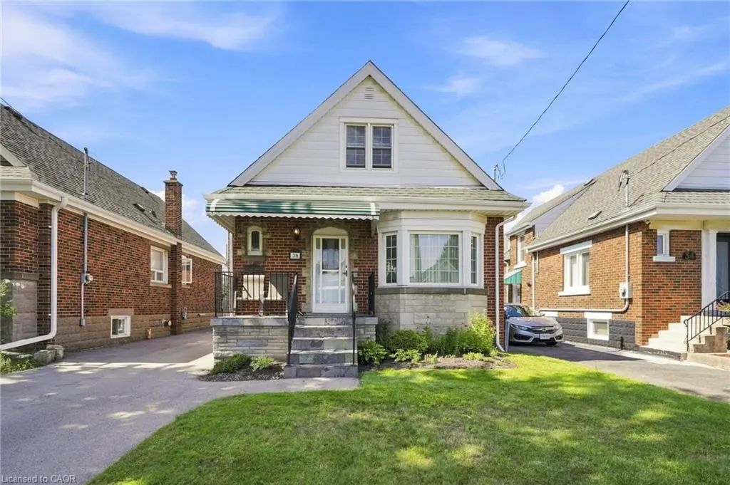 38 Garside Avenue S, Hamilton