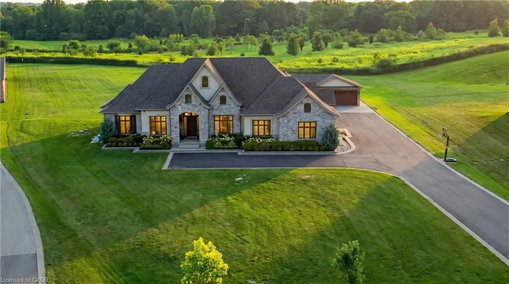 55 Tews Lane, Dundas