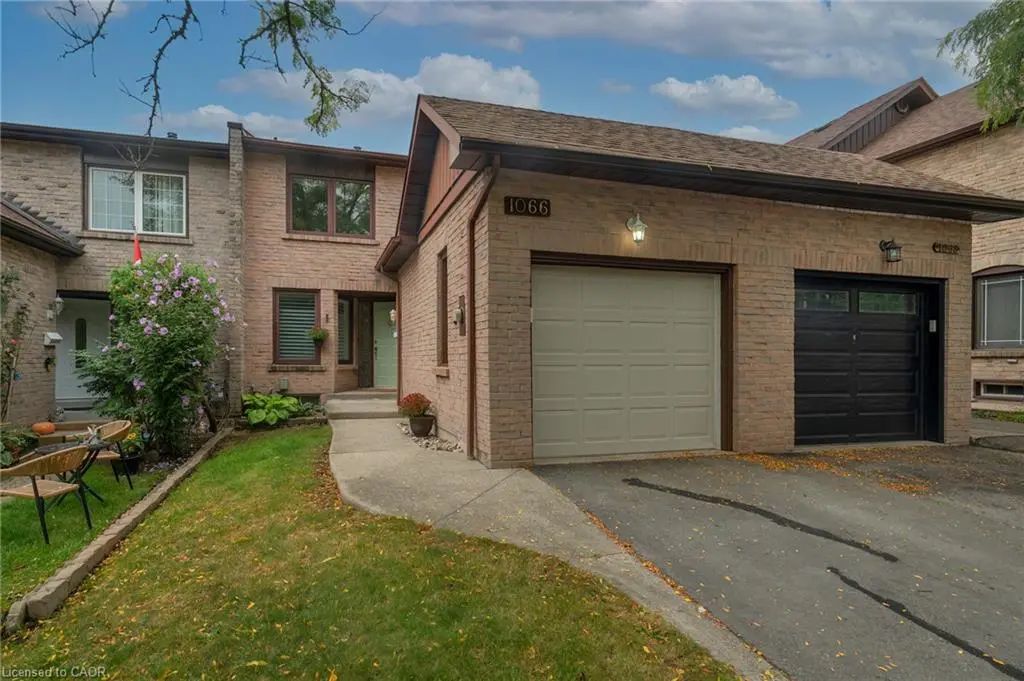 1066 Runnymead Crescent, Oakville