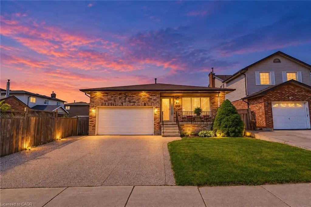 565 Stone Church Road W, Hamilton