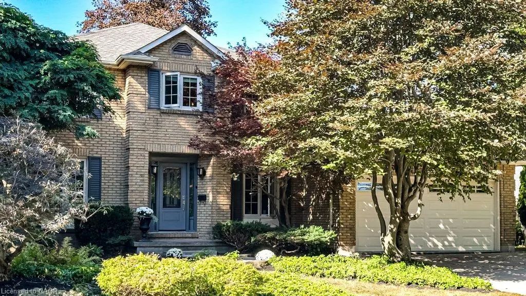 6 Cottonwood Court, Ancaster