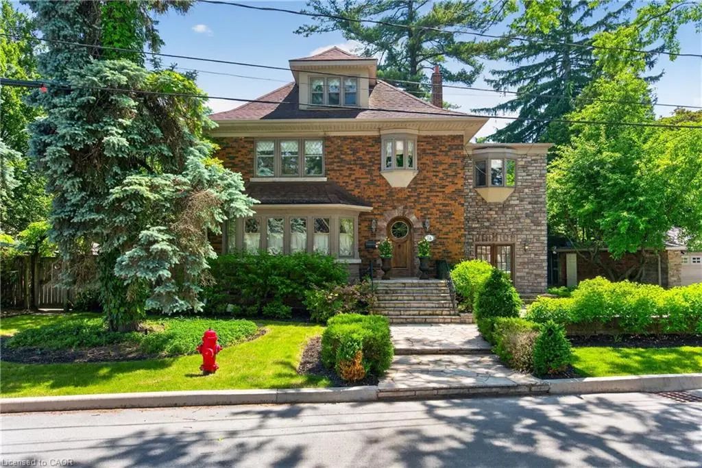 74 Oak Knoll Drive, Hamilton