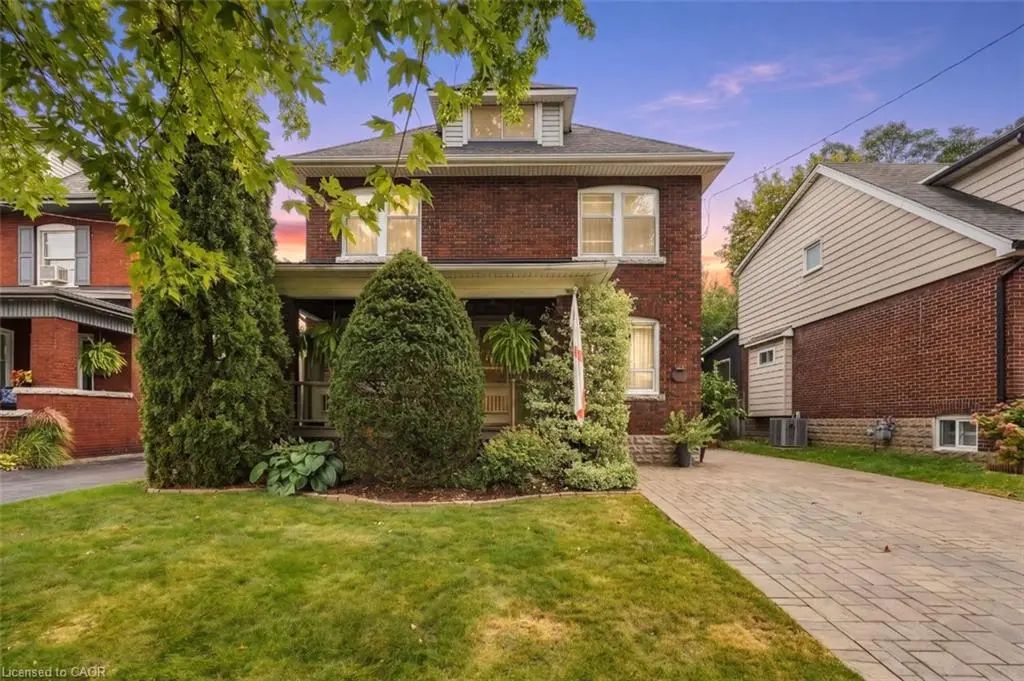 33 Tuxedo Avenue S, Hamilton