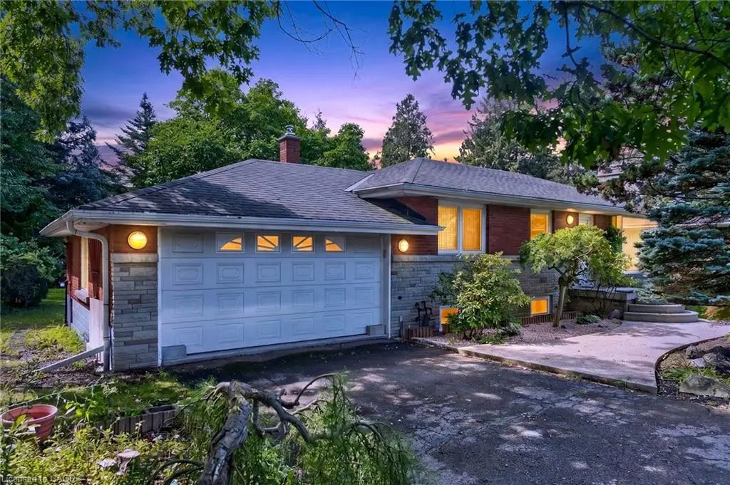 170 Mohawk Road, Ancaster