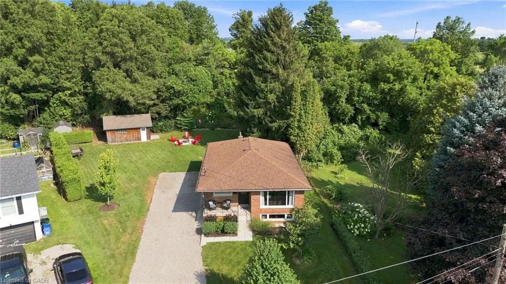 10 Taylor Crescent, Dundas