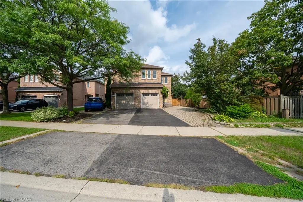 2031 Westree Drive, Oakville