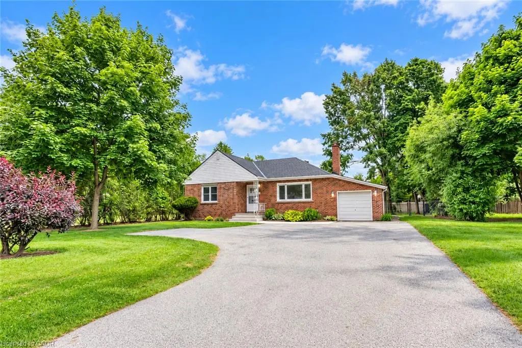 68 Wilson Street E, Ancaster