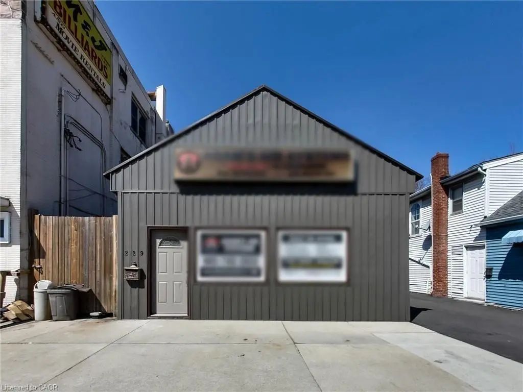 229 Parkdale Avenue N, Hamilton