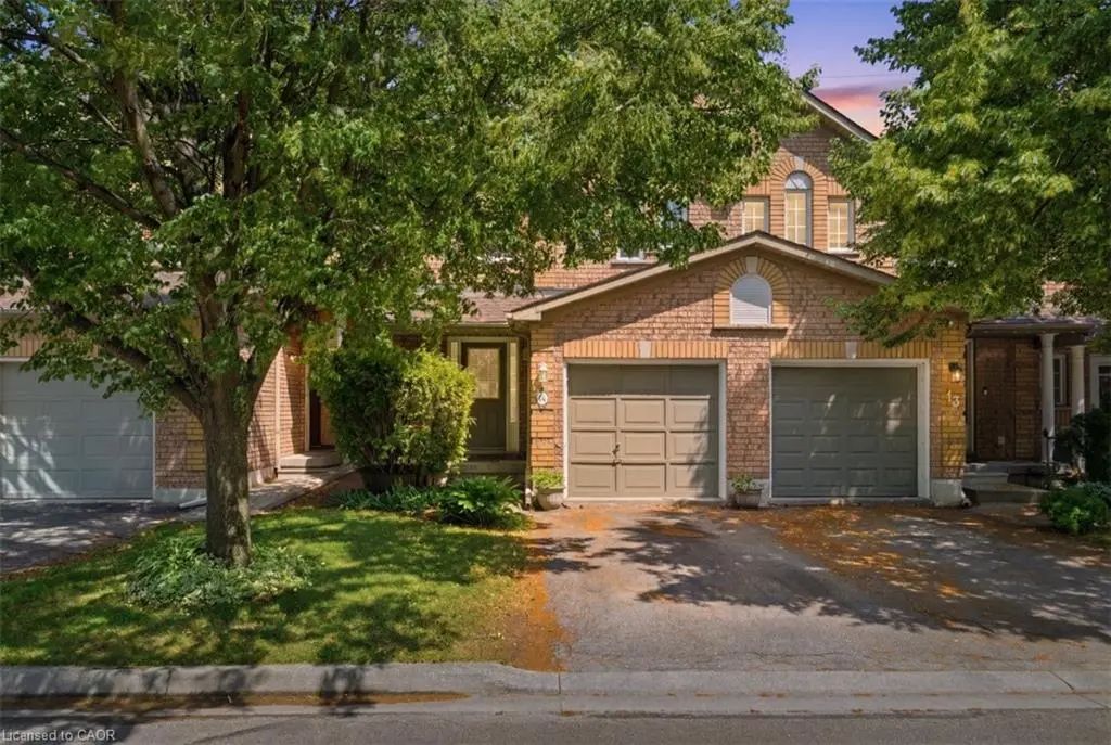 2871 Darien Road 14, Burlington