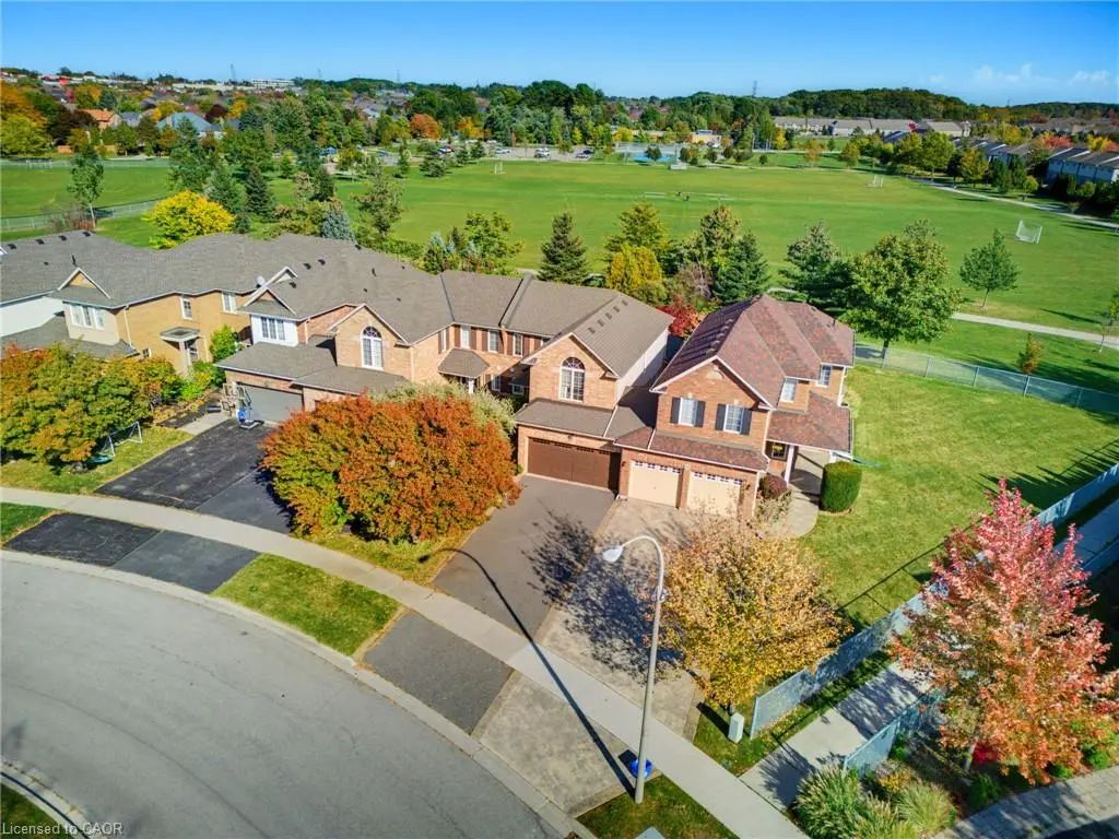 103 Thoroughbred Boulevard, Ancaster