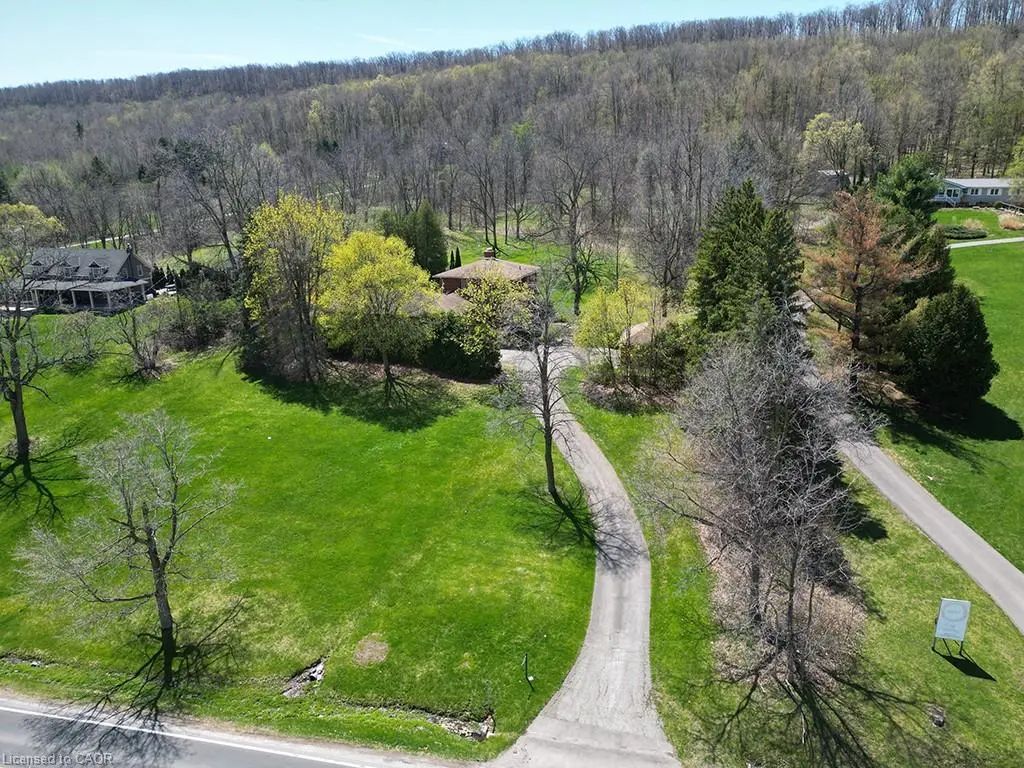 5072 Walkers Line, Burlington
