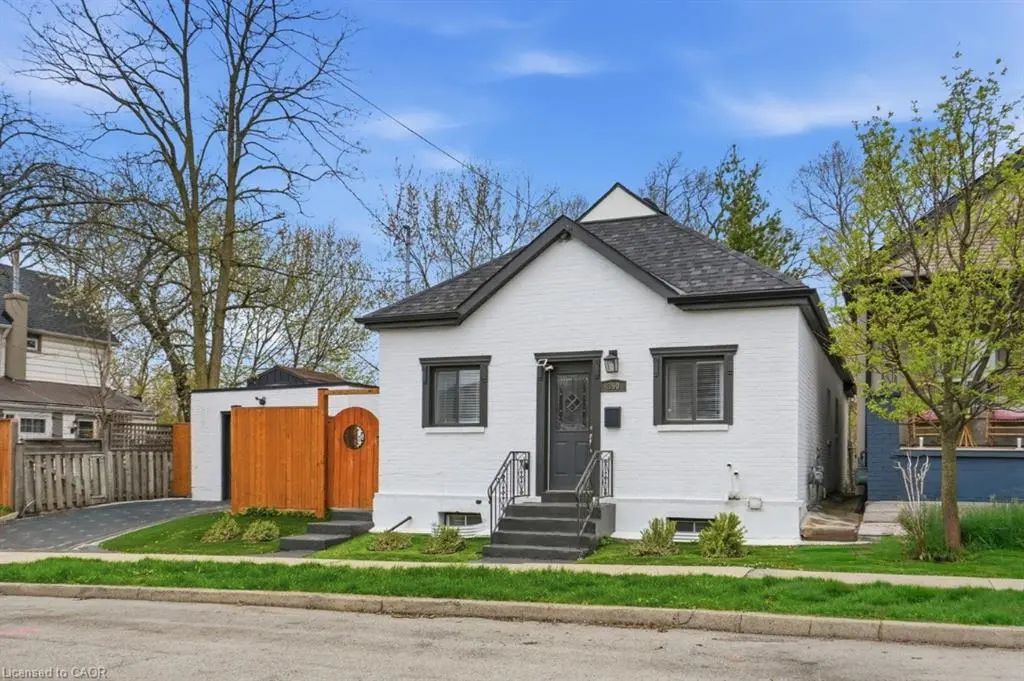 390 Hunter Street W, Hamilton