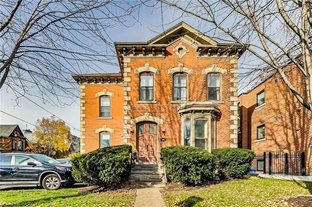 102 West Avenue S 4, Hamilton