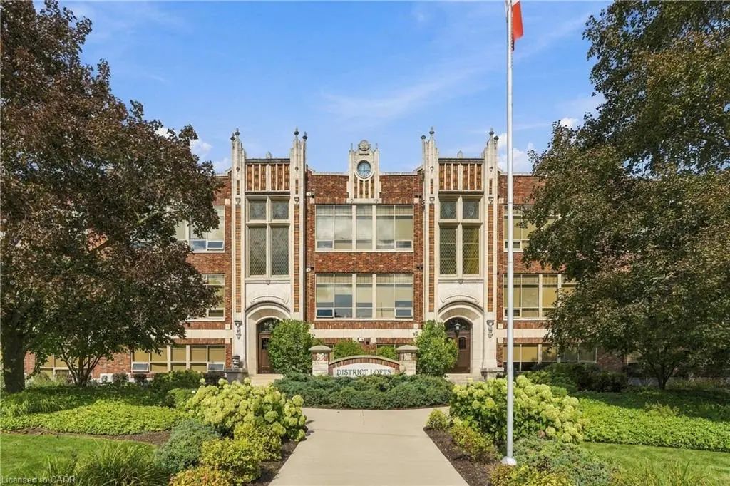 397 King Street W 116, Dundas