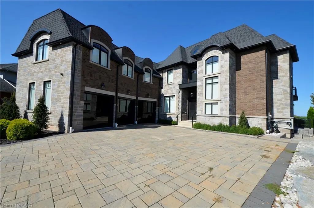 16 Shoreline Crescent, Grimsby