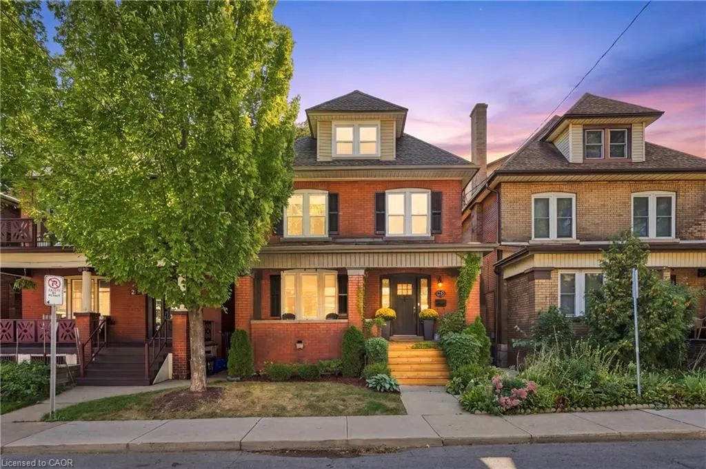 25 Fairholt Road S, Hamilton