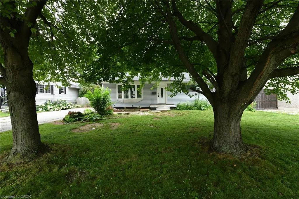 15 Miller Drive, Ancaster