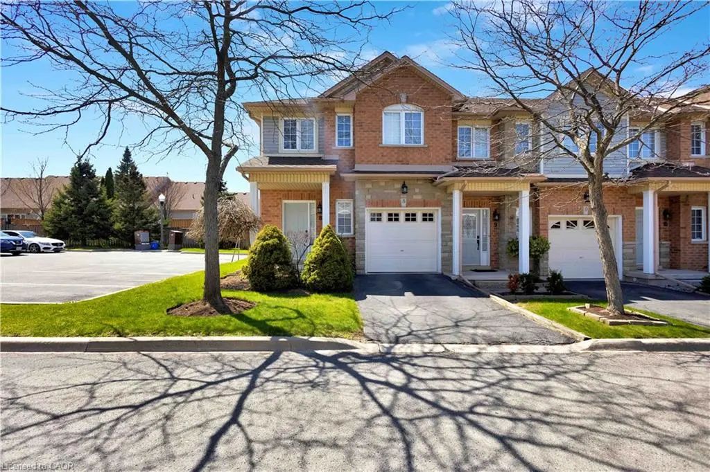 232 Stonehenge Drive 8, Ancaster