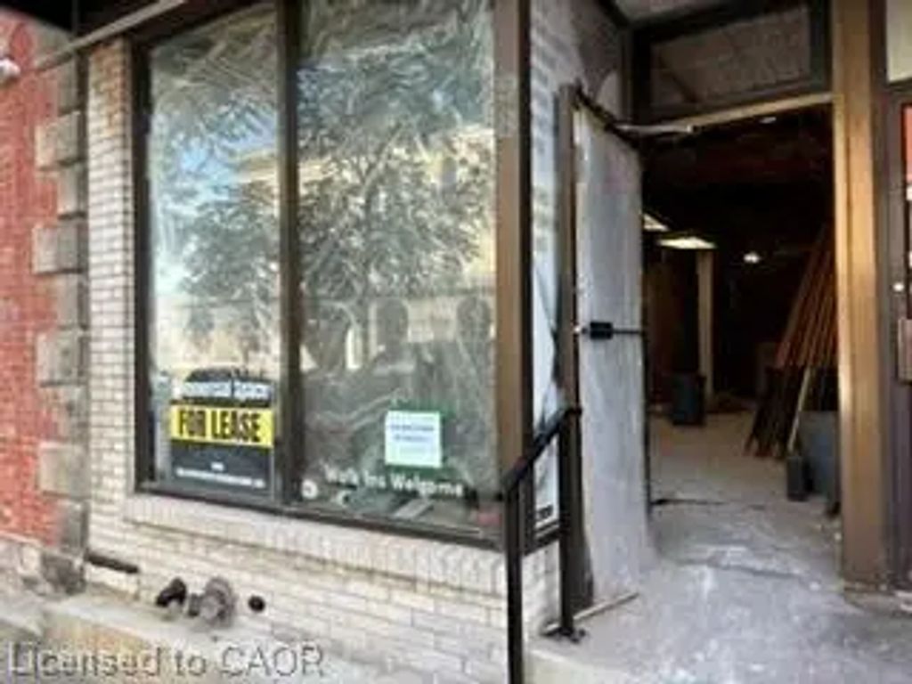 98 King Street W, Dundas