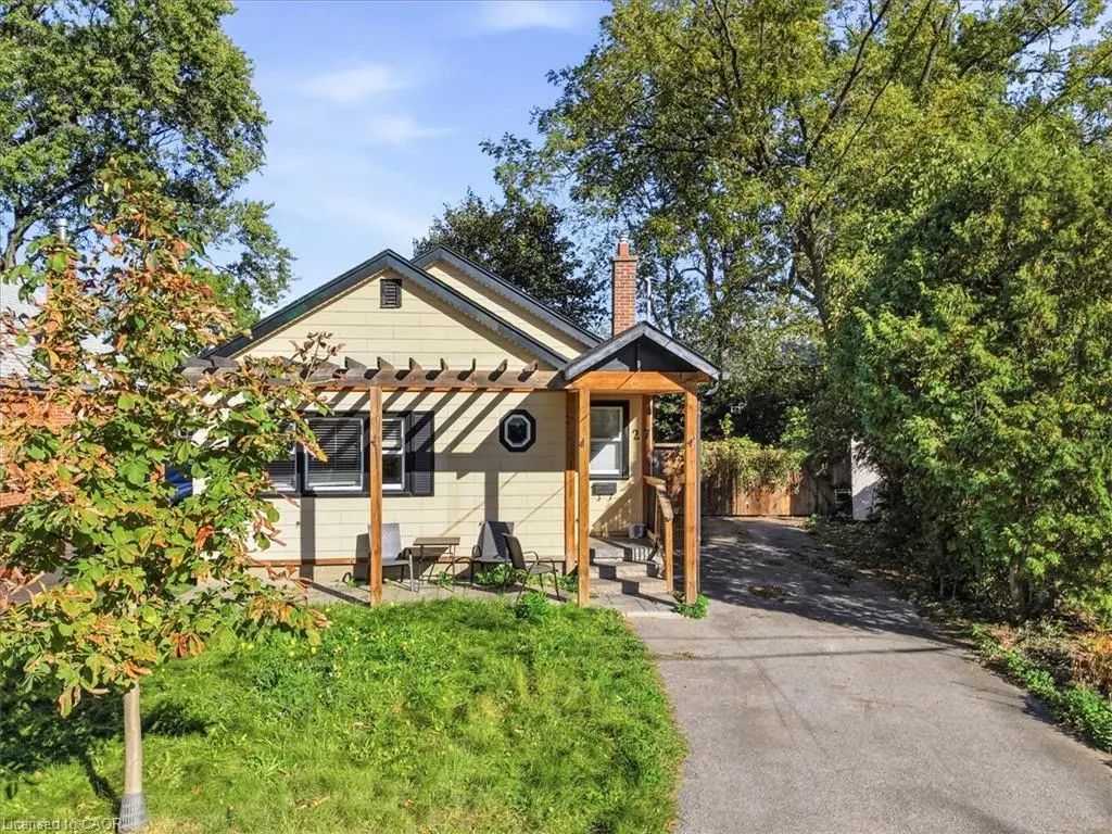 27 Hollywood Street S, Hamilton