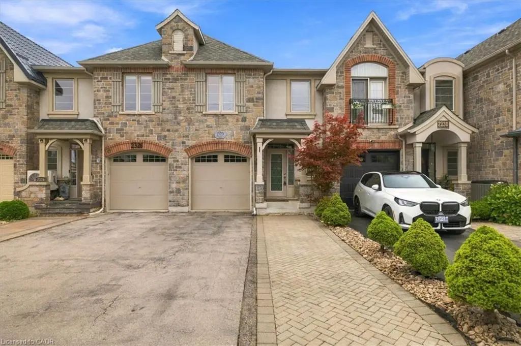 2328 Whistling Springs Crescent, Oakville