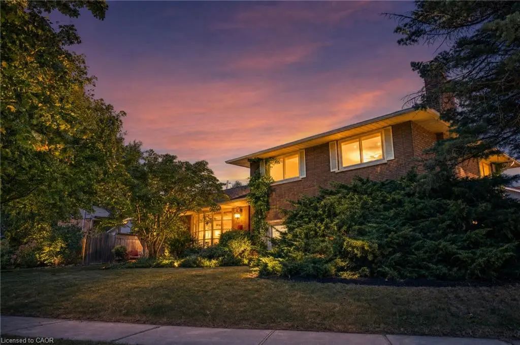 517 Rosedale Crescent, Burlington
