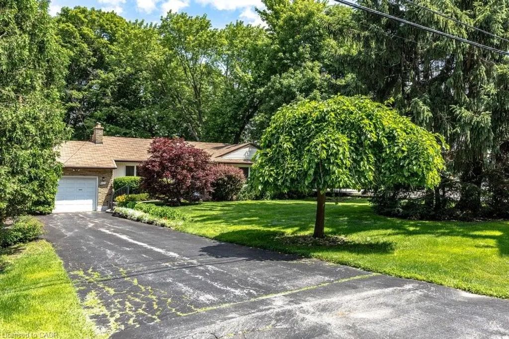803 Montgomery Drive, Ancaster