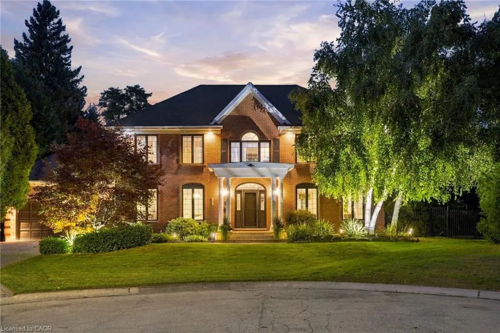 359 Sunnymeade Drive, Ancaster