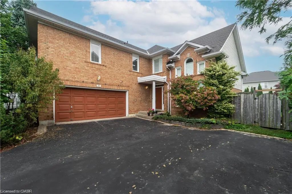 49 Meadowlands Boulevard Lower, Ancaster