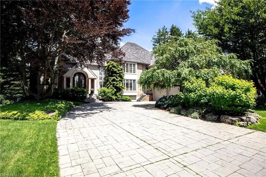 15 Peppertree Crescent, Ancaster