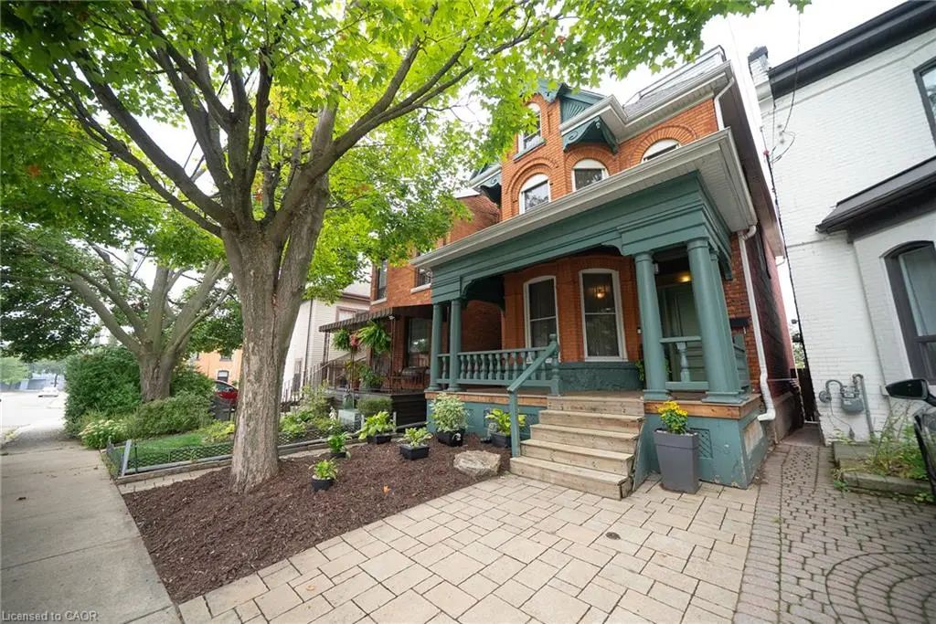 102 Pearl Street N, Hamilton