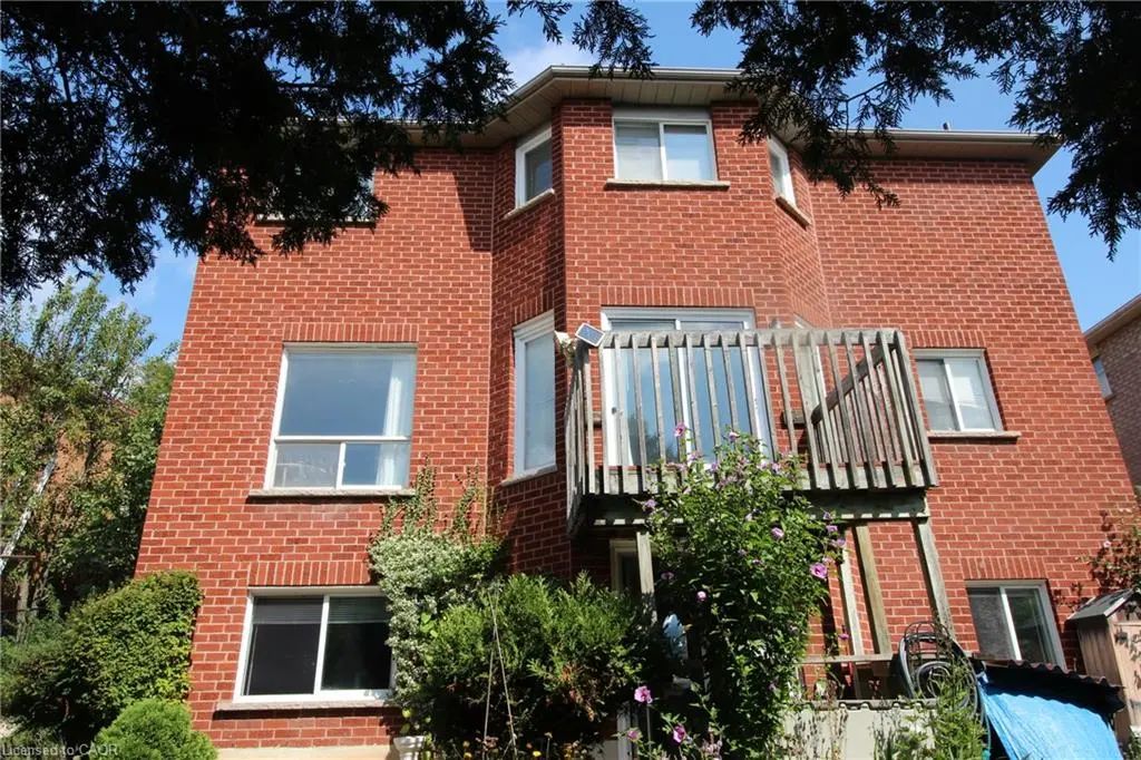 144 Huntingwood Avenue Bsmt, Dundas