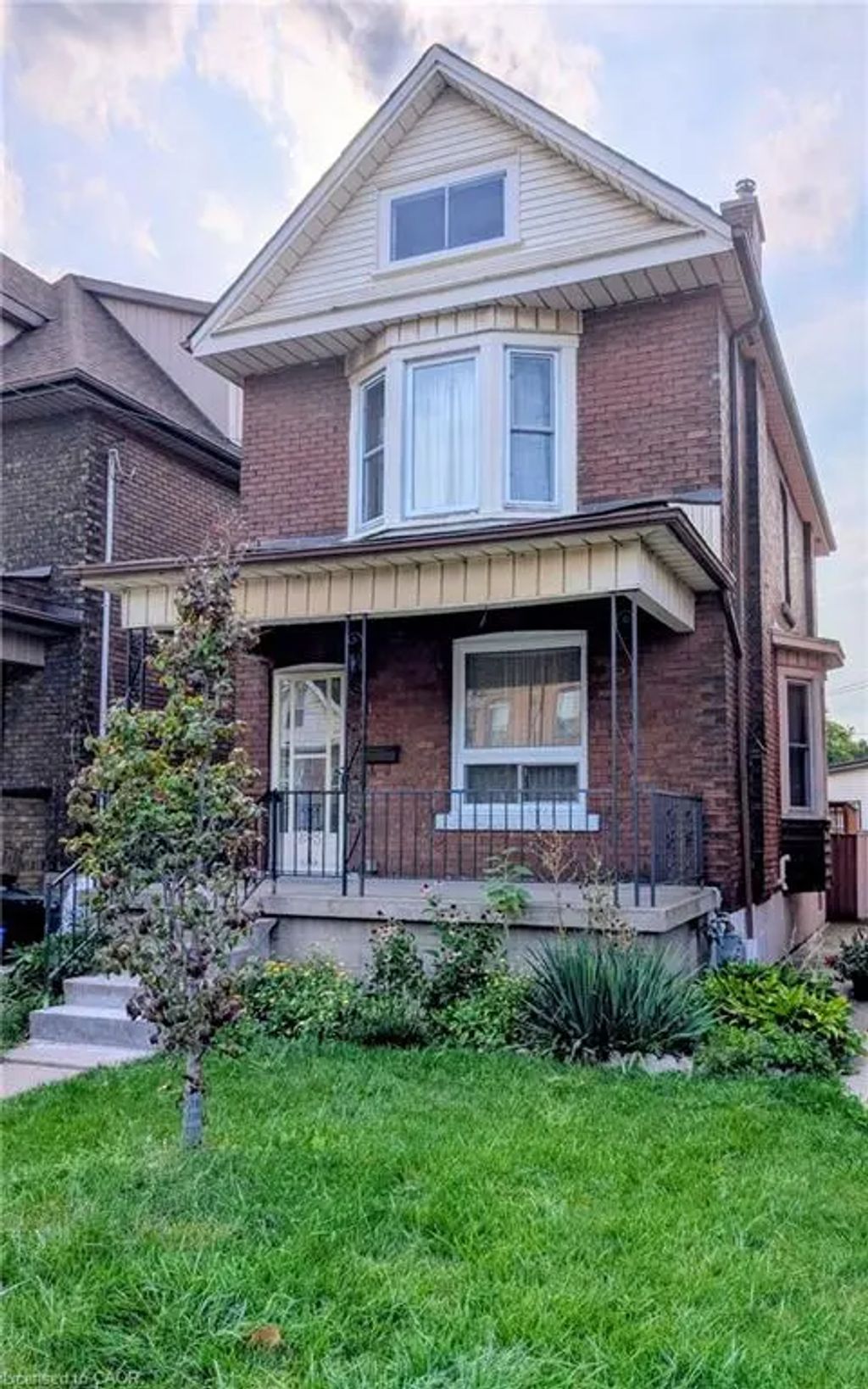 61 Barnesdale Avenue N, Hamilton