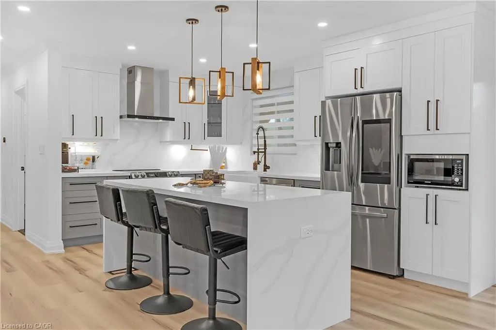 4236 Longmoor Drive, Burlington