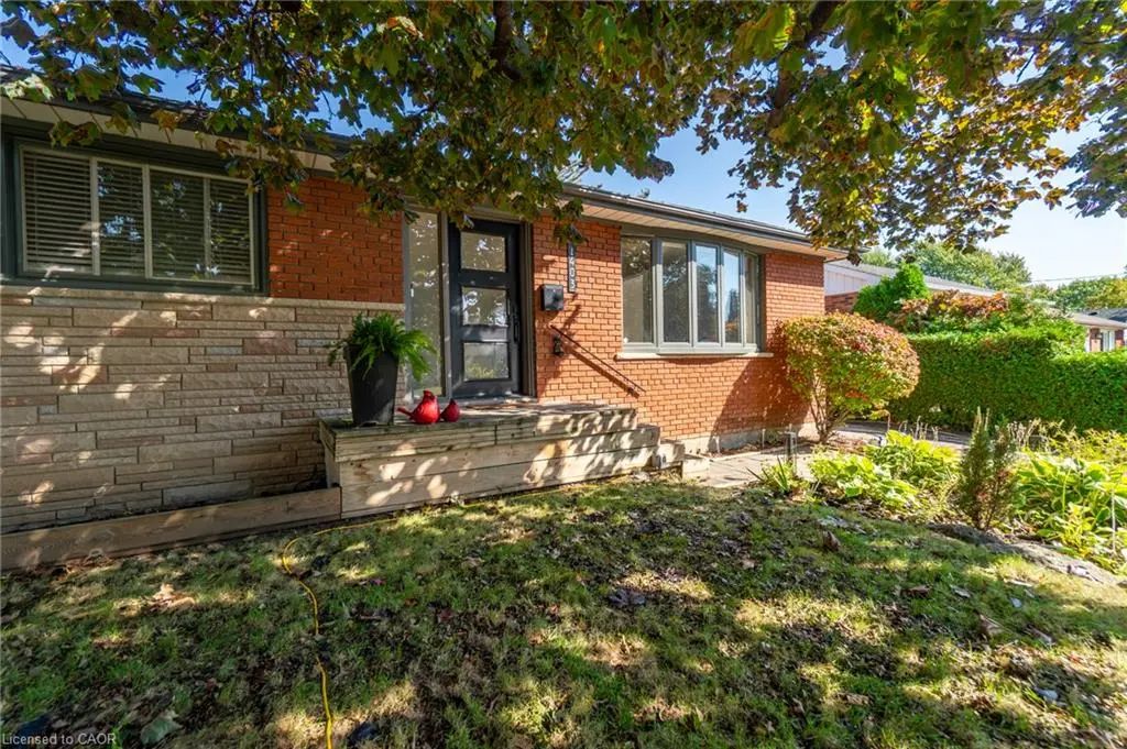 1403 Bunnell Drive, Burlington