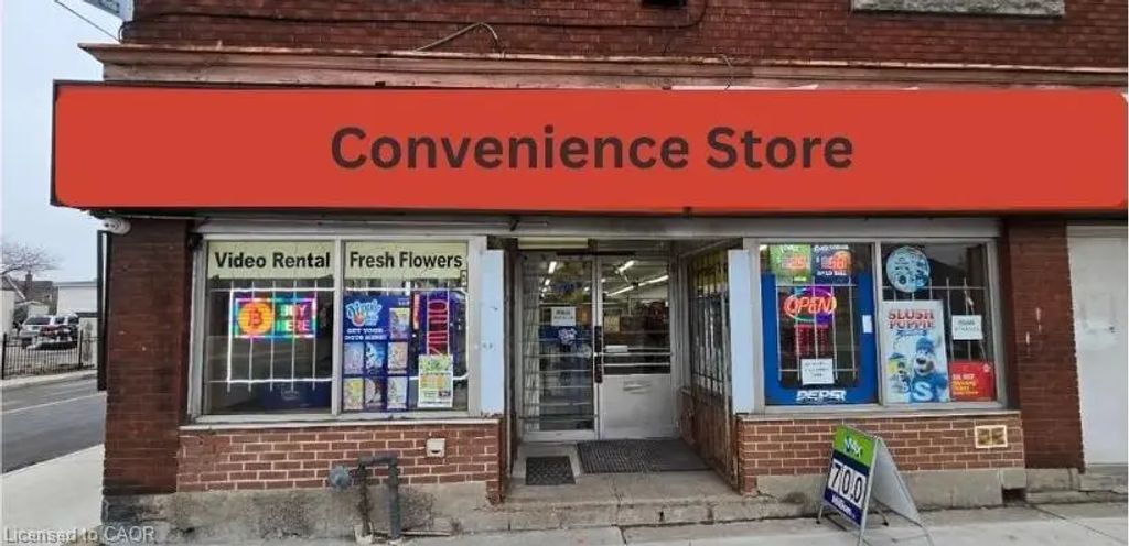 230 Kenilworth Avenue N, Hamilton