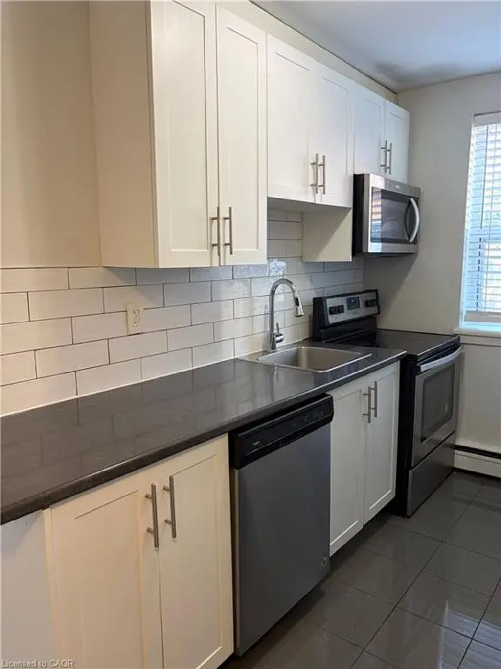 2 Grant Boulevard 3, Dundas
