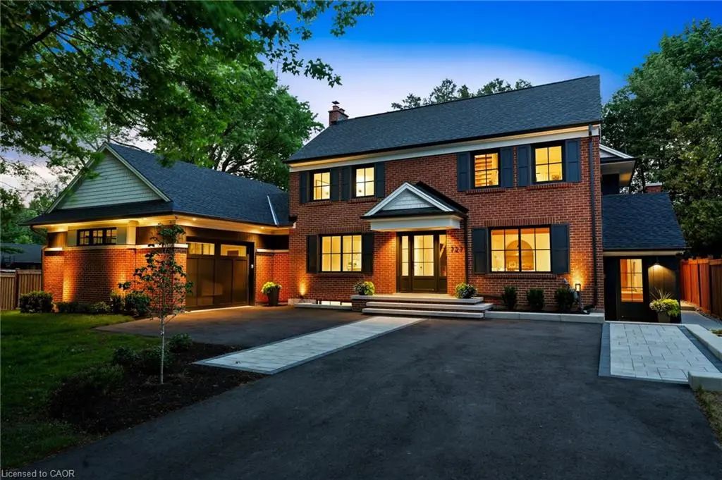 727 King Road, Burlington