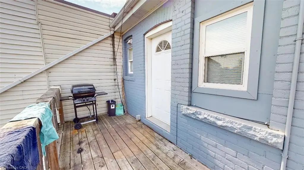961 1/2 King Street E, Hamilton