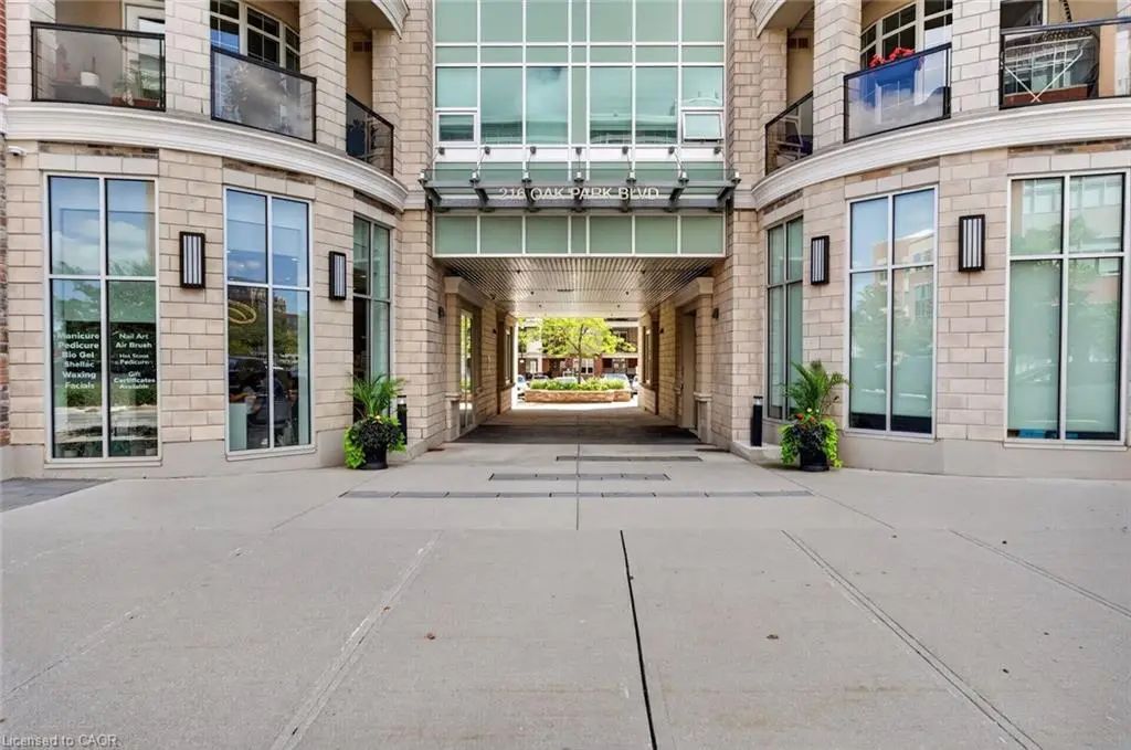 216 Oak Park Boulevard 214, Oakville