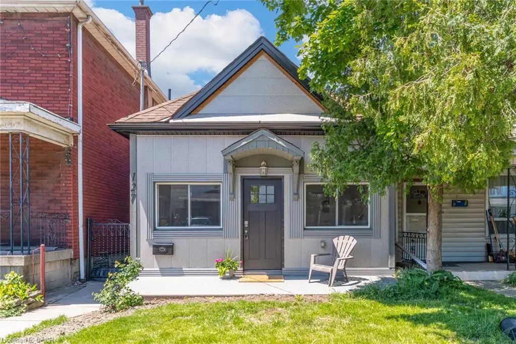 127 Barnesdale Avenue N, Hamilton