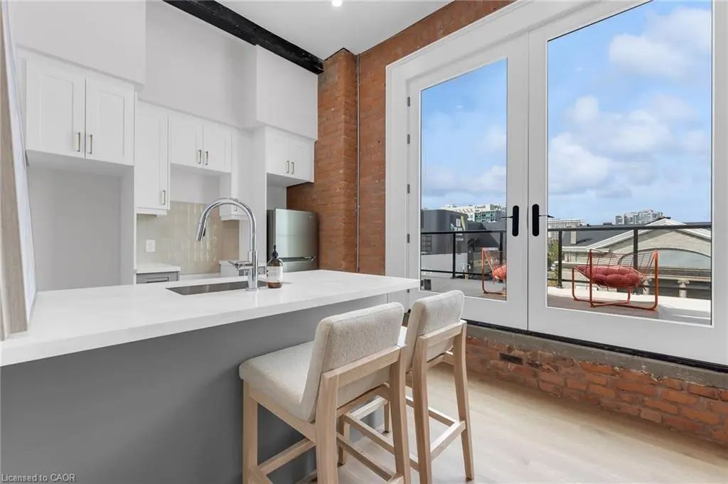 56 York Boulevard 211, Hamilton