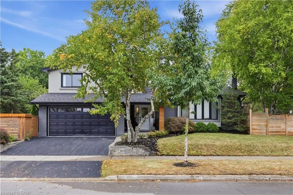 134 Fairwood Place W, Burlington
