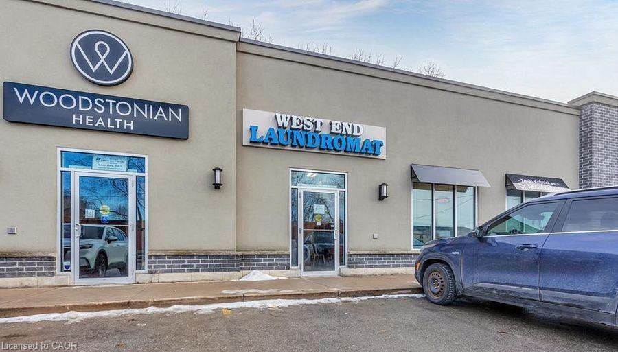 300 Main Street, Woodstock