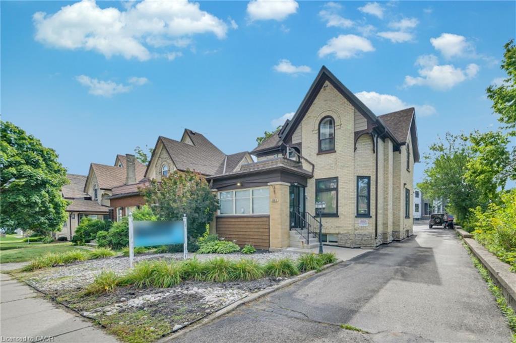 561 Queen Street S, Kitchener