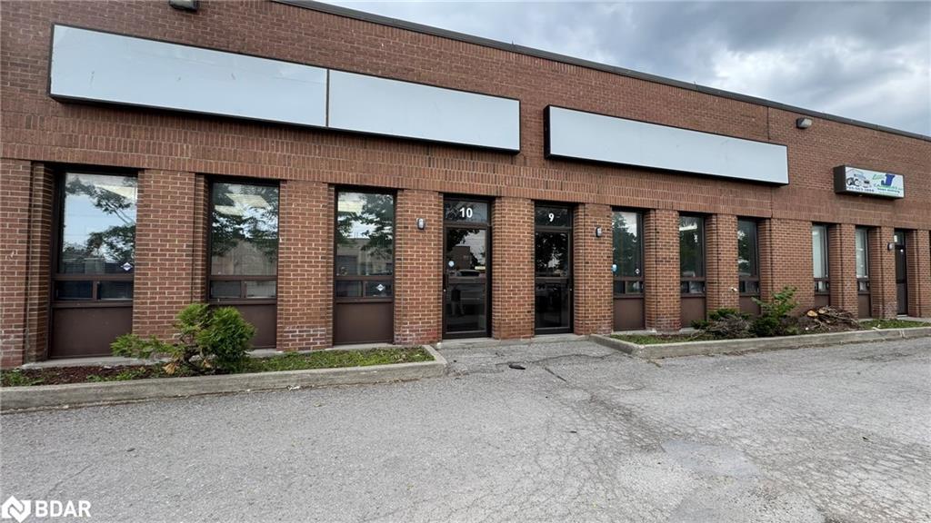 33 Alliance Boulevard 9/10, Barrie