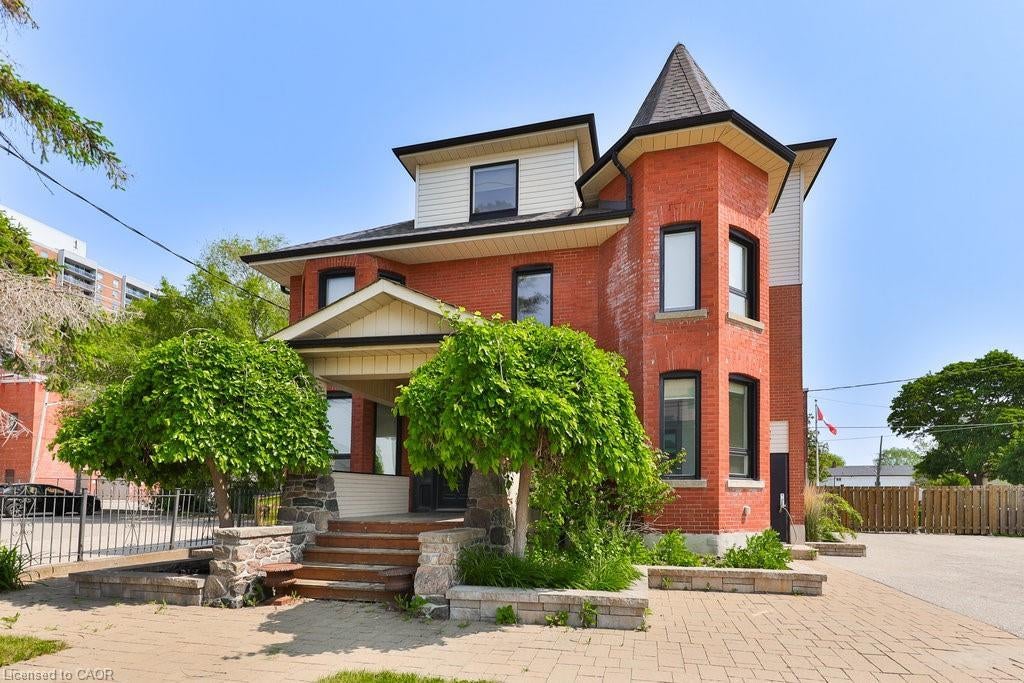 15 Mississauga Road S Upper, Mississauga